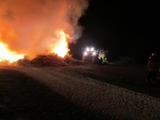 Brandstiftung - Osterfeuer zu früh angesteckt