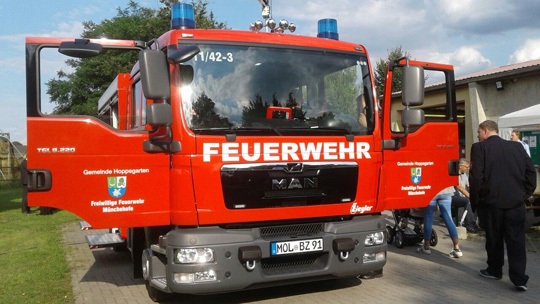 Übergabe eines MLF an die Freiwillige Feuerwehr Münchehofe
